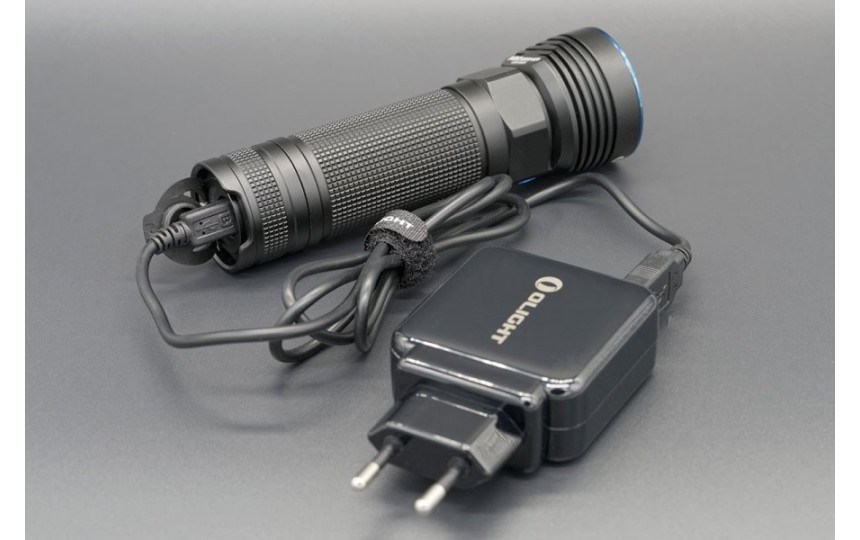 Olight R50 Seeker (CREE XHP 50, 2500лм, 280м, 26650) нейтральный свет (+зарядка и аккумулятор)